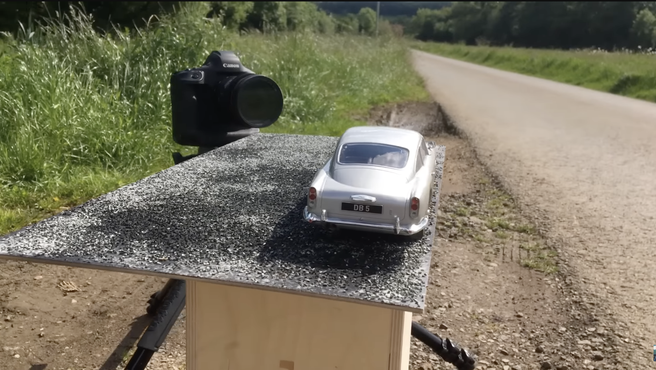 Externa · miniatura em estrada